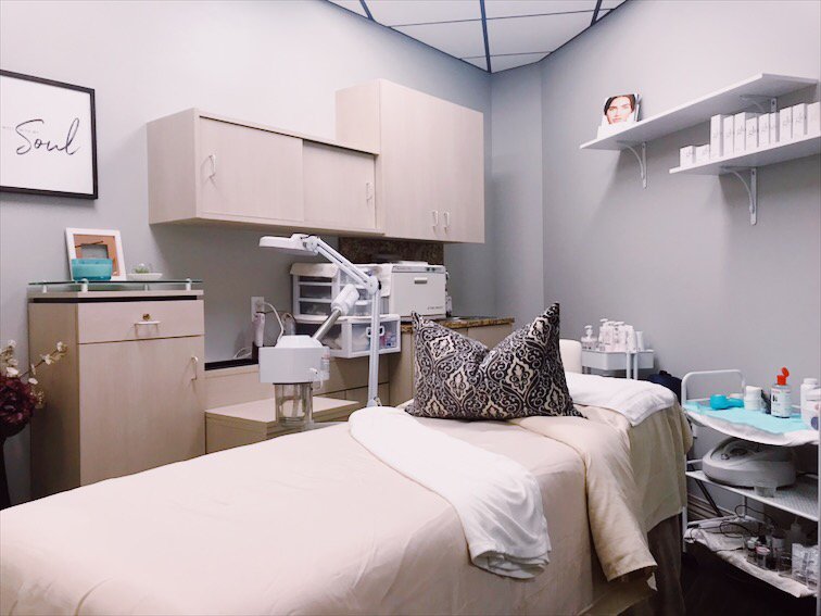 Lavender & Lemons Skincare & Microblading Studio Logo