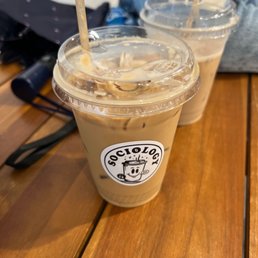 iced oat milk latte iced oat milk latte