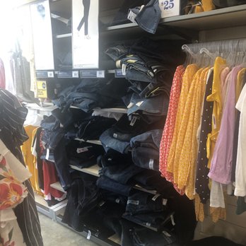 Old Navy - extremely messy, no welcoming at all, not one offers help, employees are completely disconnected with the clients. - Women's Clothing Near Me - Fairfax, Virginia Old Navy - extremely messy, no welcoming at all, not one offers help, employees are completely disconnected with the clients. - Women's Clothing Near Me - Fairfax, Virginia