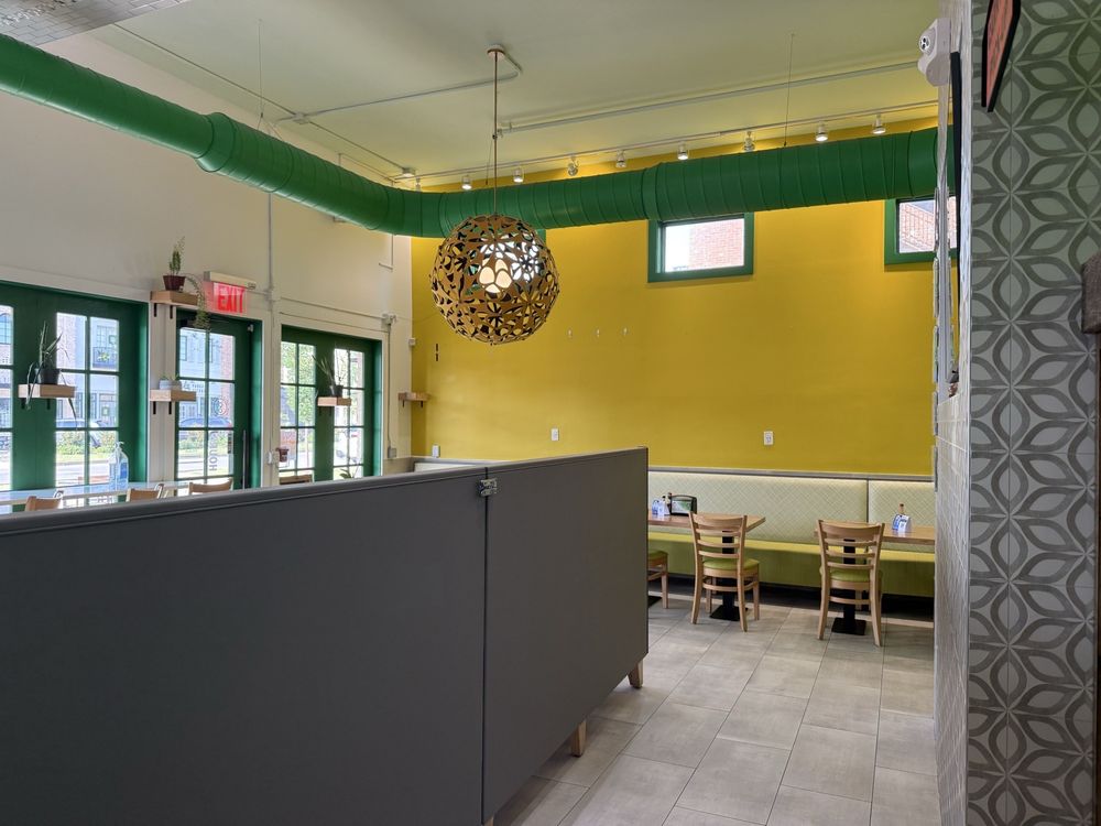 Fresh Valley Juice & Salad Bar
