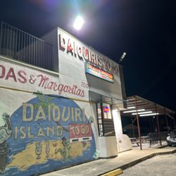 Daiquiri Island To Go - Outside area