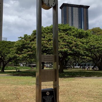Sky Gate - 5/26/2020 No shadow from the vertical clock structure - Public Art Near Me - Honolulu, Hawaii