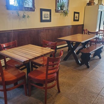 Brig O'Doon Coffee House - Seating in the front of the building - Coffee & Tea Near Me - Ottsville, Pennsylvania Brig O'Doon Coffee House - Seating in the front of the building - Coffee & Tea Near Me - Ottsville, Pennsylvania