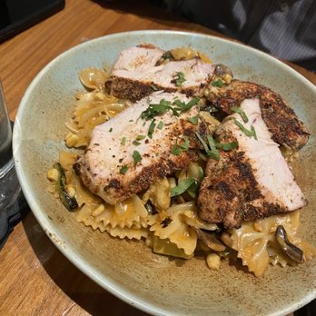 GRANVILLE - Spicy pasta with Chicken - New American Near Me - Pasadena, California GRANVILLE - Spicy pasta with Chicken - New American Near Me - Pasadena, California