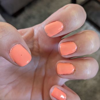 Estrella Nails By kathy - Chips and my ring finger is the one she cut. - Nail Technicians Near Me - Buckeye, Arizona