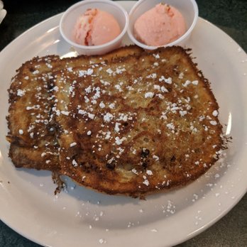 Metro Diner - French toast with the famous strawberry butter - American Near Me - Raleigh, North Carolina Metro Diner - French toast with the famous strawberry butter - American Near Me - Raleigh, North Carolina