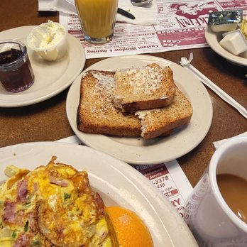 Huck Finn Restaurant - Diners Near Me - Oak Lawn, Illinois Huck Finn Restaurant - Diners Near Me - Oak Lawn, Illinois