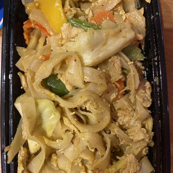 Thai Flavors - Yellow Curry Noodle - Thai Near Me - Des Moines, Iowa