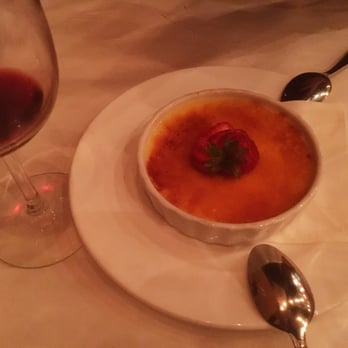 Cafe Santorini - Creme brûlée.....it tastes like orange. Delicious!! - Italian Near Me - Pasadena, California