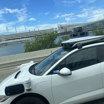 Atwell Suites Miami Brickell - Self driving car - Hotels Near Me - Miami, Florida