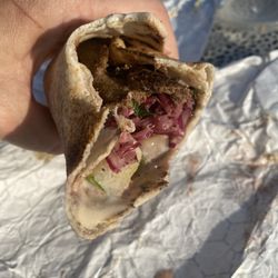 Yasmine - Beef sandwich