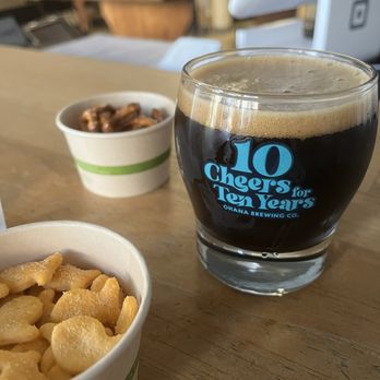 Ohana Brewing - Mexican hot chocolate inspired stout and complimentary snacks. Best stout I've had in a while. - Breweries Near Me - Alhambra, California