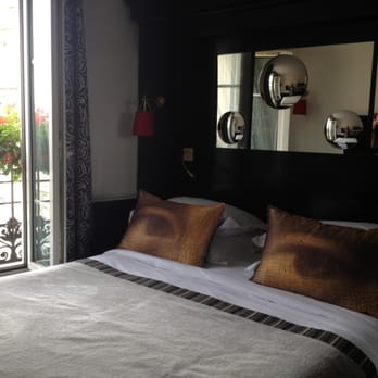 Hôtel Observatoire Luxembourg - The bedding was perfect before I leaped on it. - Hotels Near Me - Paris, 75