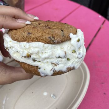 J P Licks - Lixwich - Ice Cream & Frozen Yogurt Near Me - Boston, Massachusetts