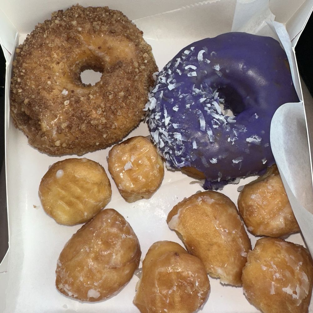 Donut King Hawaii - Half dozen donut holes, Cinnamon Crumble, Ube Coconut Donut - Donuts Near Me - Kaneohe, Hawaii Donut King Hawaii - Half dozen donut holes, Cinnamon Crumble, Ube Coconut Donut - Donuts Near Me - Kaneohe, Hawaii