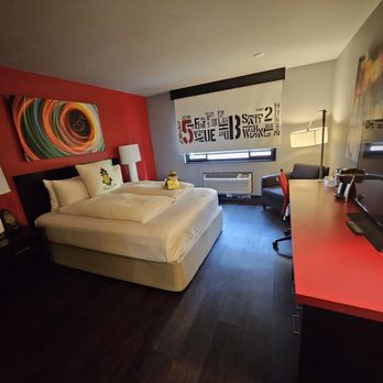 Staypineapple, Hotel FIVE, Downtown Seattle - Room - Hotels Near Me - Seattle, Washington Staypineapple, Hotel FIVE, Downtown Seattle - Room - Hotels Near Me - Seattle, Washington