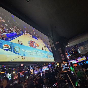Break Bar - Big screen - Pool Halls Near Me - Astoria, New York