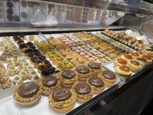 Riccardo Taliani Banqueting by null