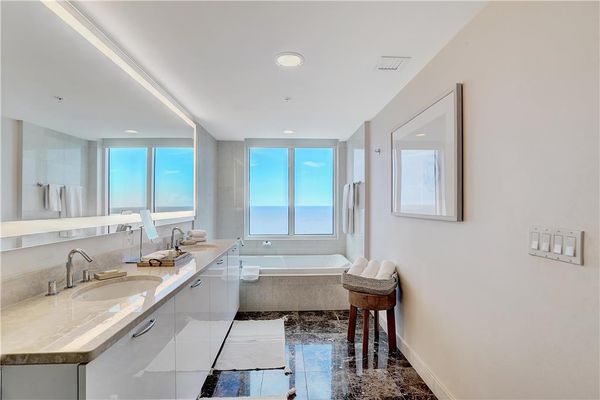 Beach House Fort Lauderdale, a Hilton Resort by null