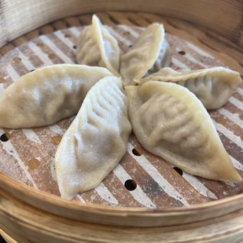 Dough Zone Dumpling House - Renton - Beef Steamed Dumplings (6) 牛肉蒸饺 - Chinese Near Me - Renton, Washington