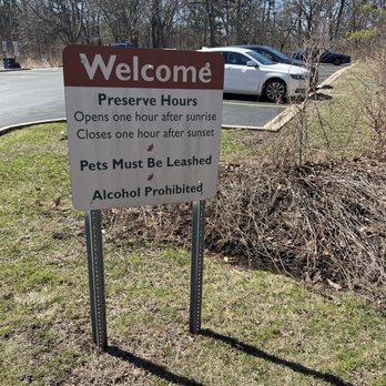 Oldfield Oaks - Entrance - Parks Near Me - Darien, Illinois