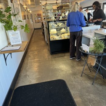 Jongewaard's Bake n Broil - View looking in from front door - American Near Me - Long Beach, California