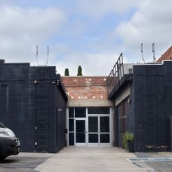 DEN STUDIO EXTERIOR