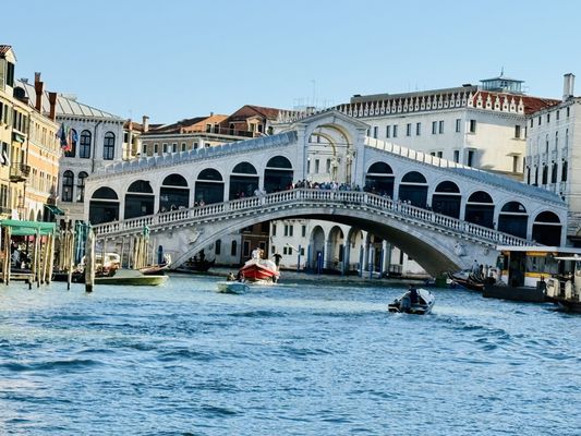 Ponte di Rialto by null