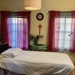 Srinika Healing and Nutrition - Acupuncture room