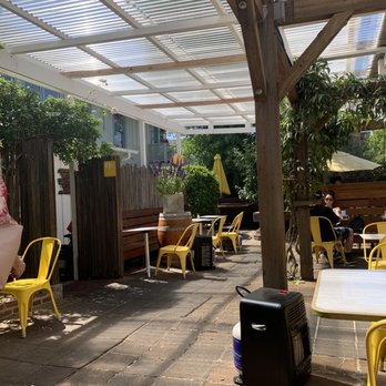 Sunflower Caffe - Garden seating - Coffee & Tea Near Me - Sonoma, California Sunflower Caffe - Garden seating - Coffee & Tea Near Me - Sonoma, California