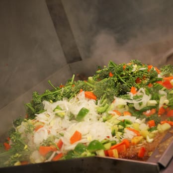 Center Table - Caterers Near Me - Florence, Kentucky