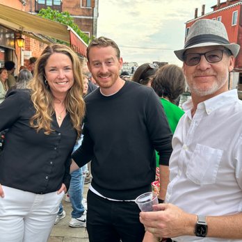 Osteria Al Squero - People eating outside on the walls! - Tapas/Small Plates Near Me - Venezia, VE Osteria Al Squero - People eating outside on the walls! - Tapas/Small Plates Near Me - Venezia, VE