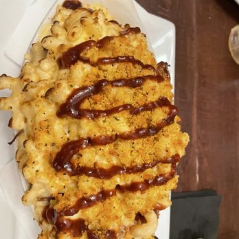 Black Dog Bar & Grille - Mac & cheese with pulled pork & brisket - American Near Me - Putnam, Connecticut