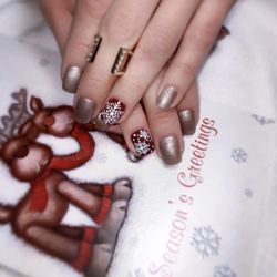 Foxy Nails - Got this snow designed for christmas was nice