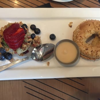 Cochon Dingue - Fruit Tartar - Breakfast & Brunch Near Me - Quebec City, Quebec Cochon Dingue - Fruit Tartar - Breakfast & Brunch Near Me - Quebec City, Quebec