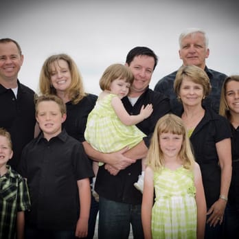 TRJ-Photography - Large Family - Photographers Near Me TRJ-Photography - Large Family - Photographers Near Me
