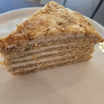 Supri - Golden Russian Cake - Bubble Tea Near Me - Fresno, California