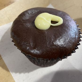 Honey Bear's Bakery - Boston Cream - Cupcakes Near Me - Bryson City, North Carolina Honey Bear's Bakery - Boston Cream - Cupcakes Near Me - Bryson City, North Carolina