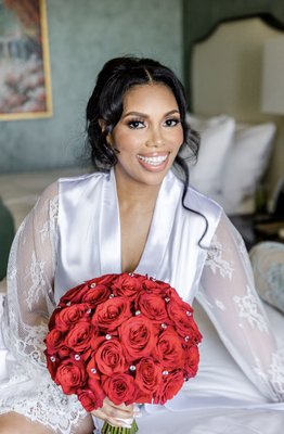 Brides and Beau Decor - If the bride is the star, the flowers are her backdrop to shine. They are just as important as the dress itself so thoughtful care and attention has to go into deciding which flowers will be her co-star.

We can tell a great deal about the kind of brides we will work with just by the floral types they are attracted to. Anemones are for the bold and daring, while ranunculus can create a classic look to any special day. We specialize in understanding our brides and creating the floral arrangements that suit their style and desires.