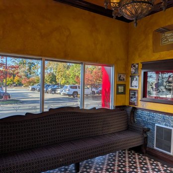 The Shannon Rose Irish Pub - Waiting area - Pubs Near Me - Ramsey, New Jersey The Shannon Rose Irish Pub - Waiting area - Pubs Near Me - Ramsey, New Jersey