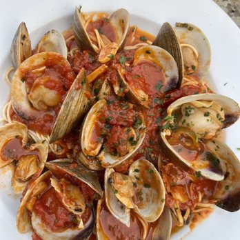 Consiglio's Restaurant - Clams fra diavolo - Italian Near Me - New Haven, Connecticut Consiglio's Restaurant - Clams fra diavolo - Italian Near Me - New Haven, Connecticut