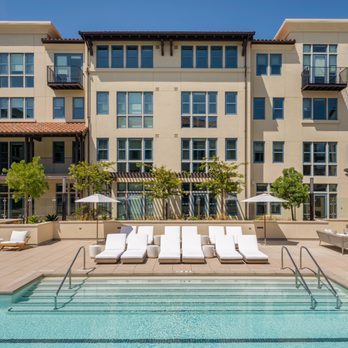 Springline by Sentral - Amenity - The Oasis - Apartments Near Me - Menlo Park, California