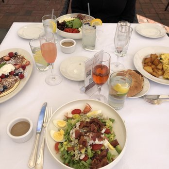 Hendrick's Tavern - Brunch - Bars Near Me - Roslyn, New York