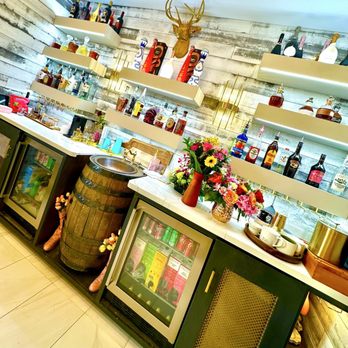 Aloha Beauty Lounge - Wow! Dorothy we aren't in Kansas anymore! Amazing drink & small snacks bar! They Got You!!! - Nail Salons Near Me - Tomball, Texas