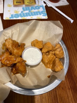 Hooters by null