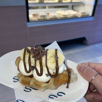 GoGoJang Cafe - nutella banana croffle - Desserts Near Me - New York, New York GoGoJang Cafe - nutella banana croffle - Desserts Near Me - New York, New York