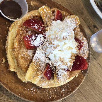 Aloha Kitchen - Banana soufflé pancake - Breakfast & Brunch Near Me - Honolulu, Hawaii Aloha Kitchen - Banana soufflé pancake - Breakfast & Brunch Near Me - Honolulu, Hawaii