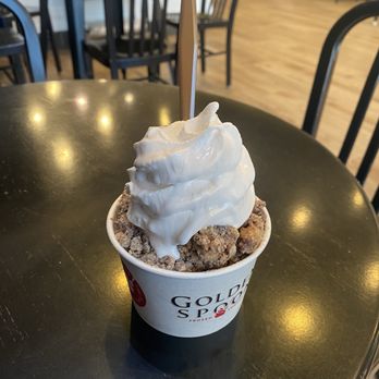 Golden Spoon - Banana cream pie with peanut butter cups and marshmallow cream!!! - Ice Cream & Frozen Yogurt Near Me - Valencia, California Golden Spoon - Banana cream pie with peanut butter cups and marshmallow cream!!! - Ice Cream & Frozen Yogurt Near Me - Valencia, California