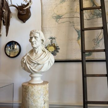 Thomas Jefferson's Monticello - Inside - Landmarks & Historical Buildings Near Me - Charlottesville, Virginia Thomas Jefferson's Monticello - Inside - Landmarks & Historical Buildings Near Me - Charlottesville, Virginia