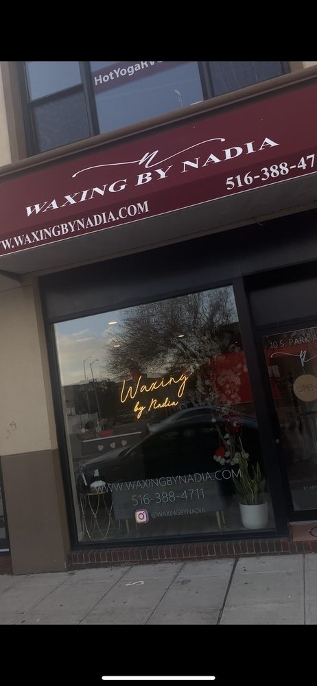 Waxing By Nadia Logo